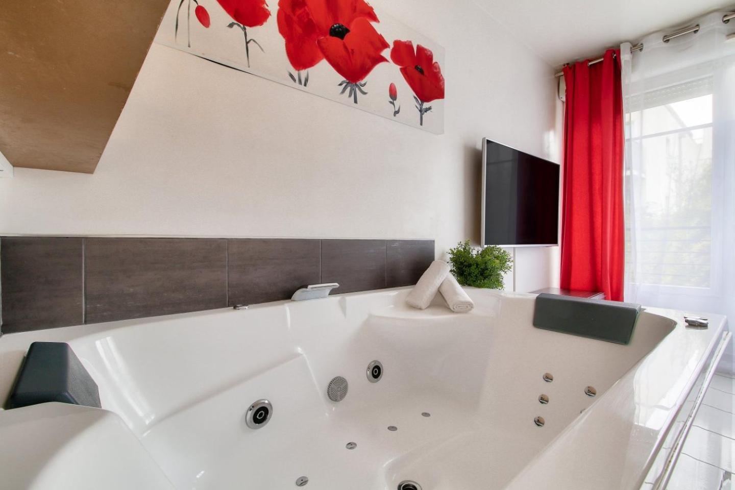 123Home-Loft & Spa Монтеврен Екстериор снимка