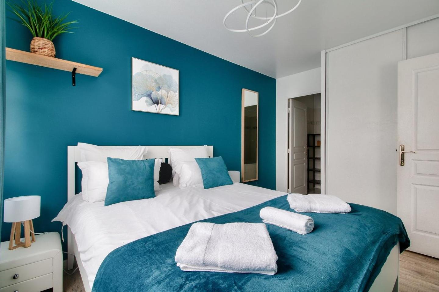 123Home-Loft & Spa Монтеврен Екстериор снимка