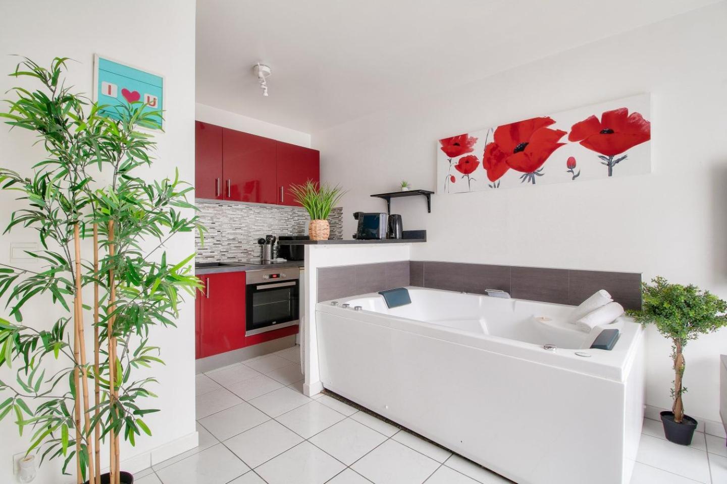 123Home-Loft & Spa Монтеврен Екстериор снимка