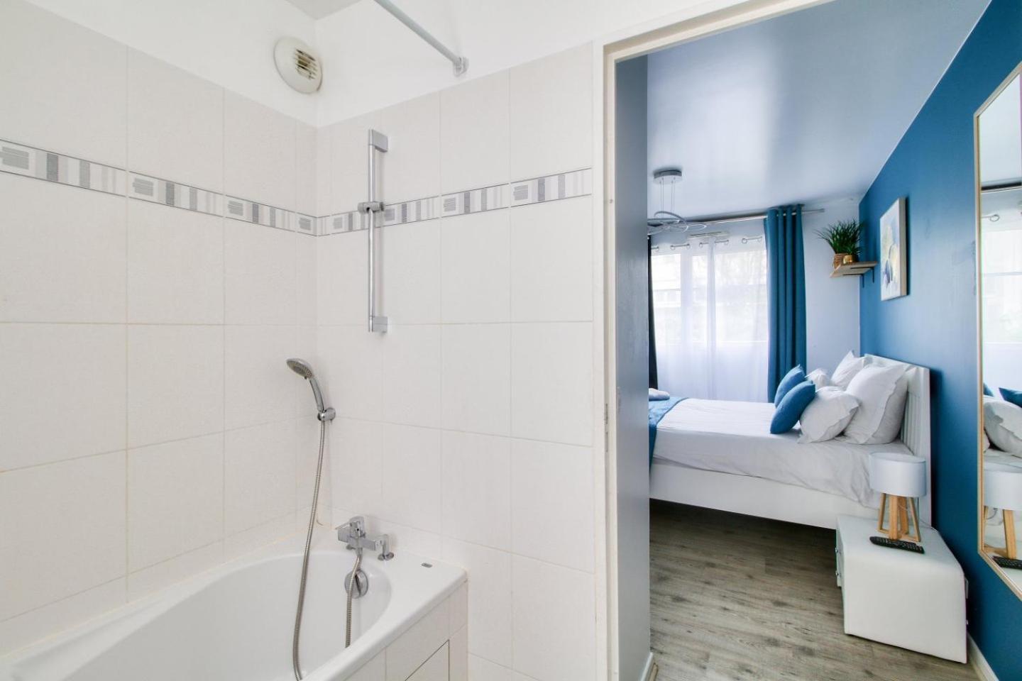 123Home-Loft & Spa Монтеврен Екстериор снимка