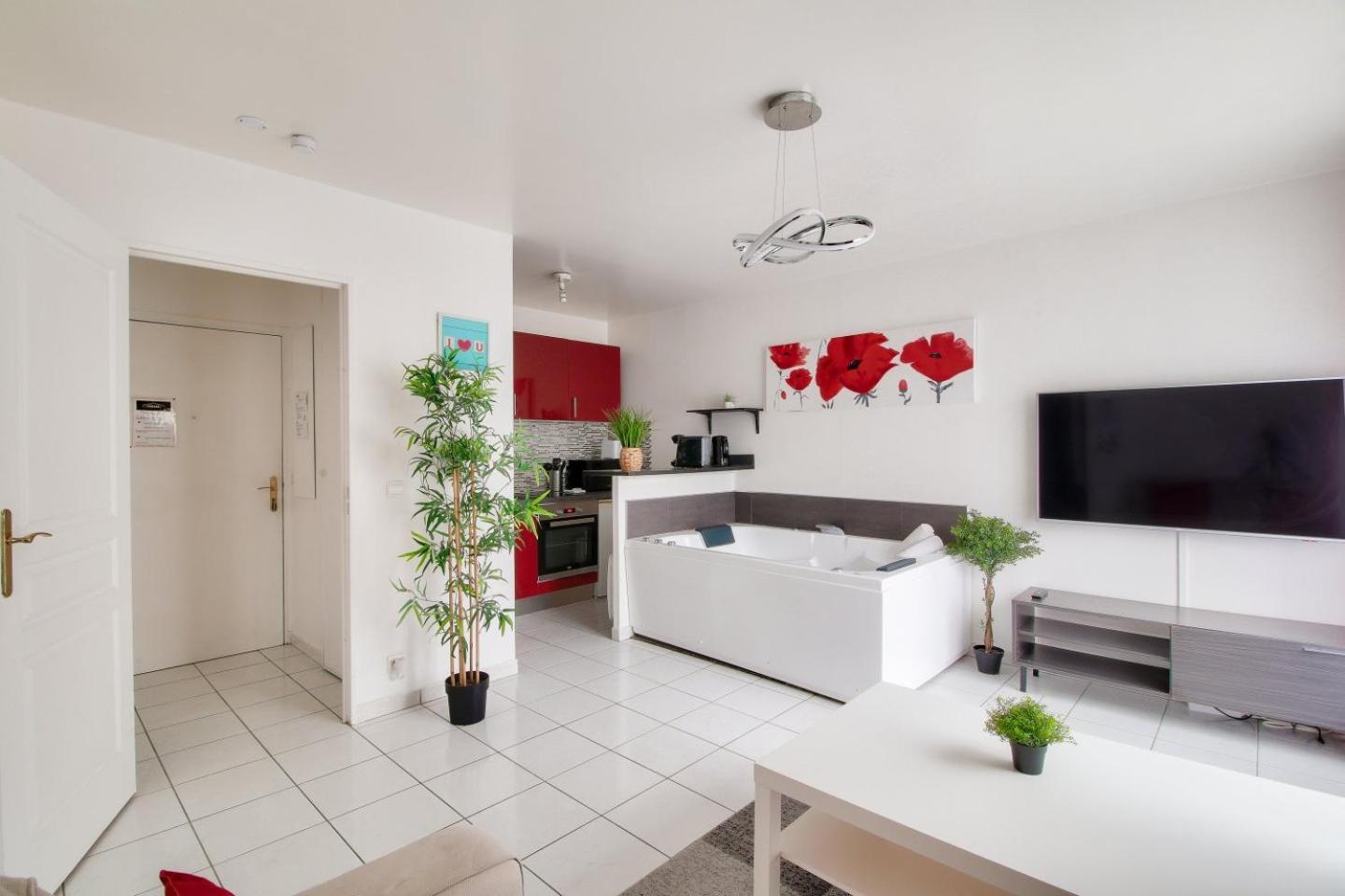 123Home-Loft & Spa Монтеврен Екстериор снимка
