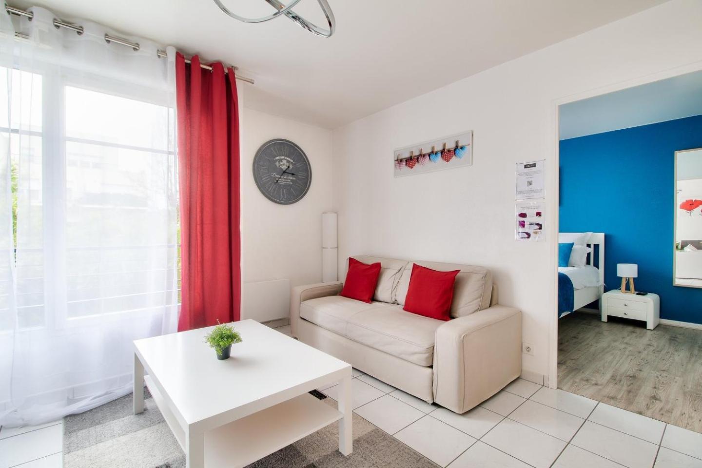 123Home-Loft & Spa Монтеврен Екстериор снимка